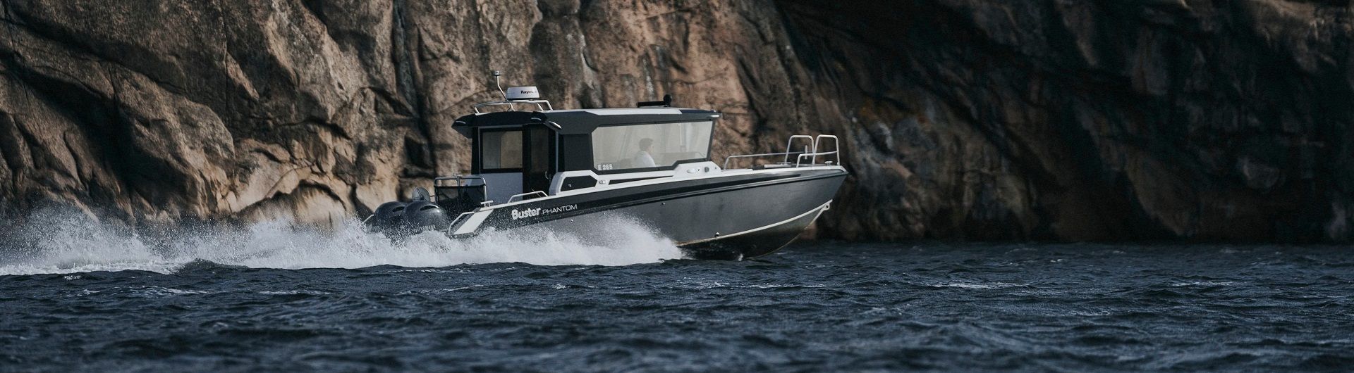 Aluminiumboot Sportboot Buster Phantom Cabin Header